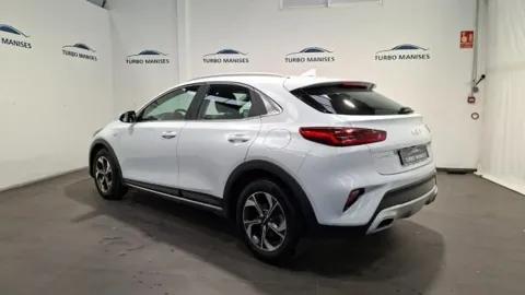 Car image 24