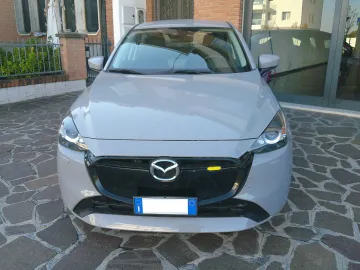 Car image 4