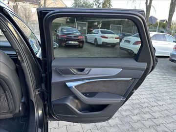 Car image 36