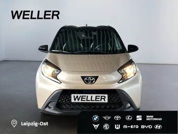 Car image 4