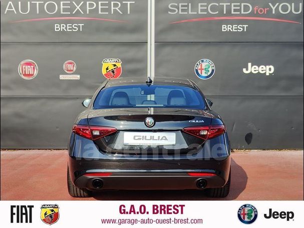 Alfa Romeo Giulia 2.2 AT8 140 kW image number 6