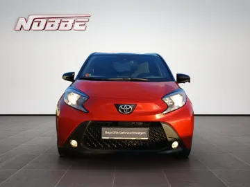 Car image 2
