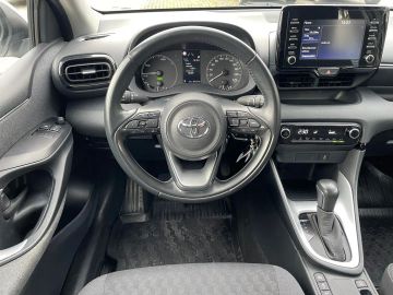 Car image 15