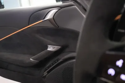 Car image 29