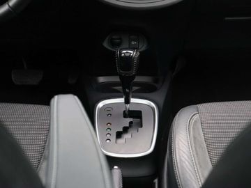 Car image 32