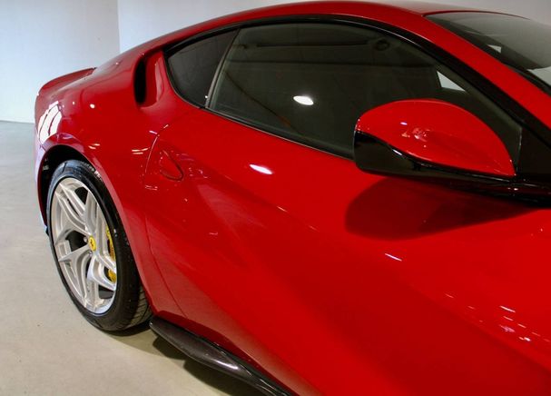 Ferrari 812 Superfast 588 kW image number 18