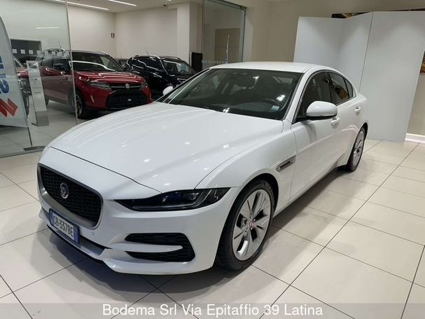 Jaguar XE 132 kW image number 1