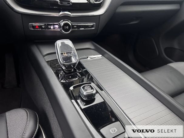 Volvo XC60 AWD 145 kW image number 16