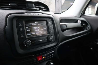 Car image 37