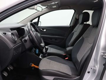 Car image 16