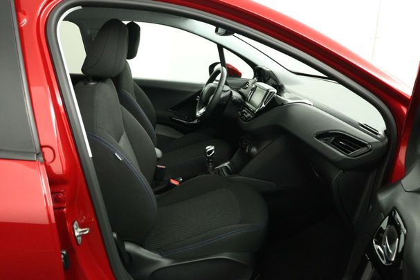 Peugeot 208 PureTech 110 Signature 81 kW image number 20