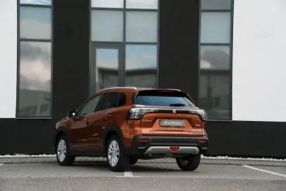 Car image 3