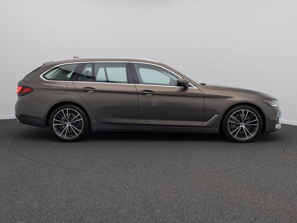 BMW 540d Touring Luxury Line xDrive 250 kW image number 4