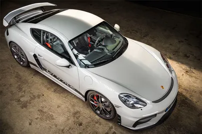 Car image 8