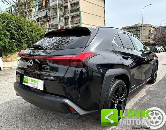 Lexus UX 250h 135 kW image number 4