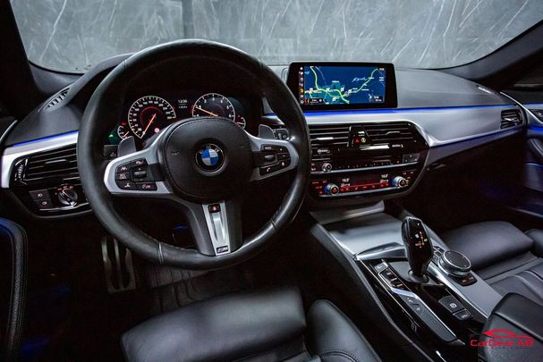 BMW 530i Touring xDrive 185 kW image number 13