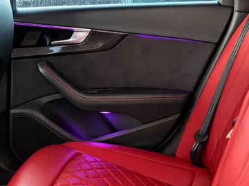 Car image 36