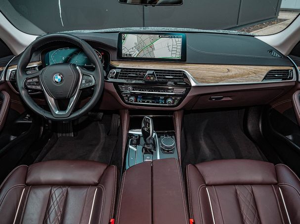 BMW 520d Touring xDrive Luxury Line 140 kW image number 7