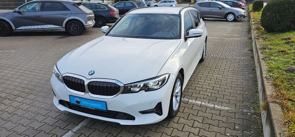 BMW 320d Touring Advantage 140 kW image number 1