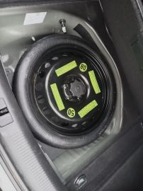 Car image 37