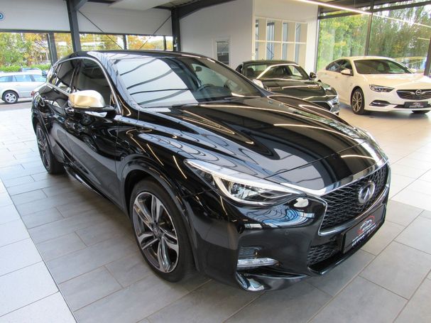 Infiniti Q30 115 kW image number 2