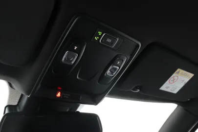 Car image 32