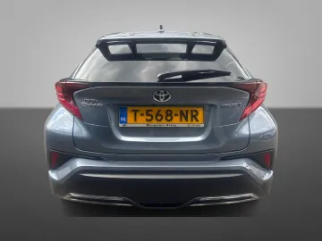 Car image 4