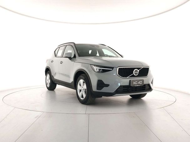 Volvo XC40 T2 Essential 95 kW image number 6