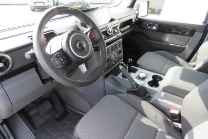 Car image 5