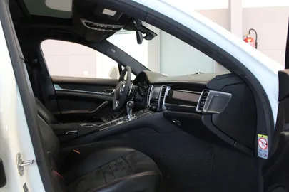 Car image 37