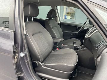 Car image 12