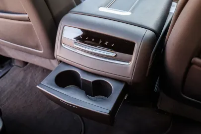 Car image 34
