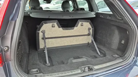 Car image 38