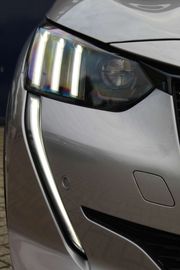 Car image 37