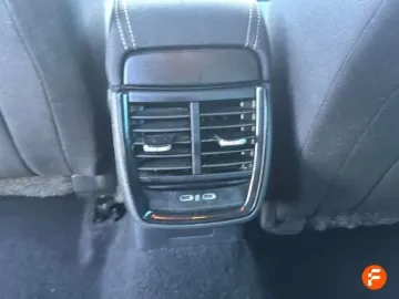 Car image 32