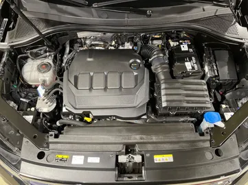 Car image 35