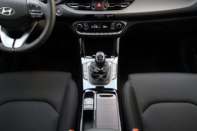 Car image 30