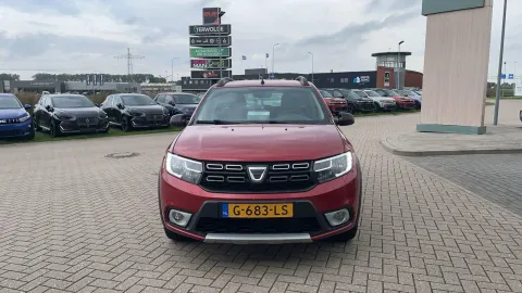 Car image 3