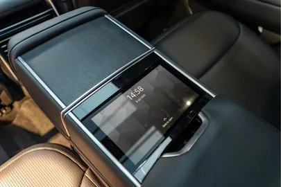 Car image 46