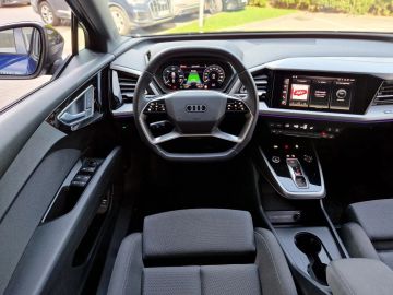 Car image 30