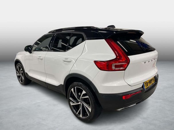 Volvo XC40 T4 140 kW image number 9