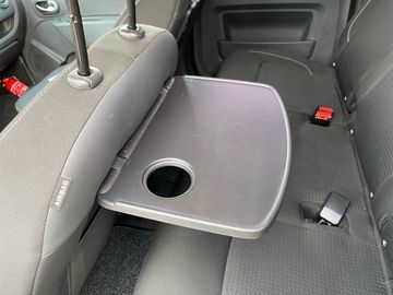 Car image 31