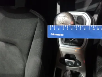 Car image 33