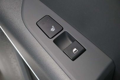 Car image 37