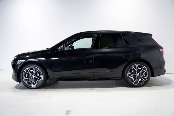 BMW iX xDrive50 385 kW image number 3