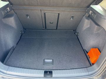 Car image 26