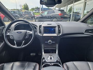 Car image 14