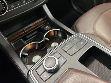 Car image 37