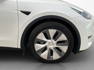 Car image 34