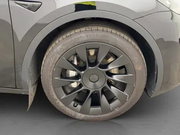 Car image 35